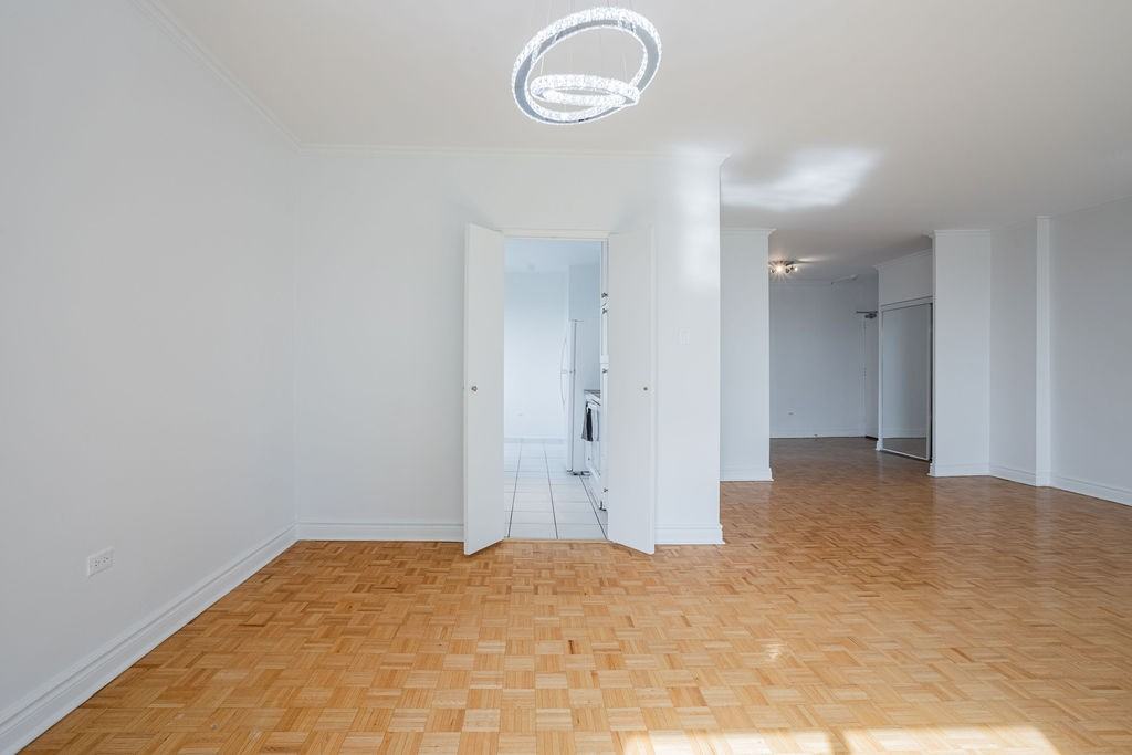 4840 4840 Côte St-Luc Montreal — photo 3