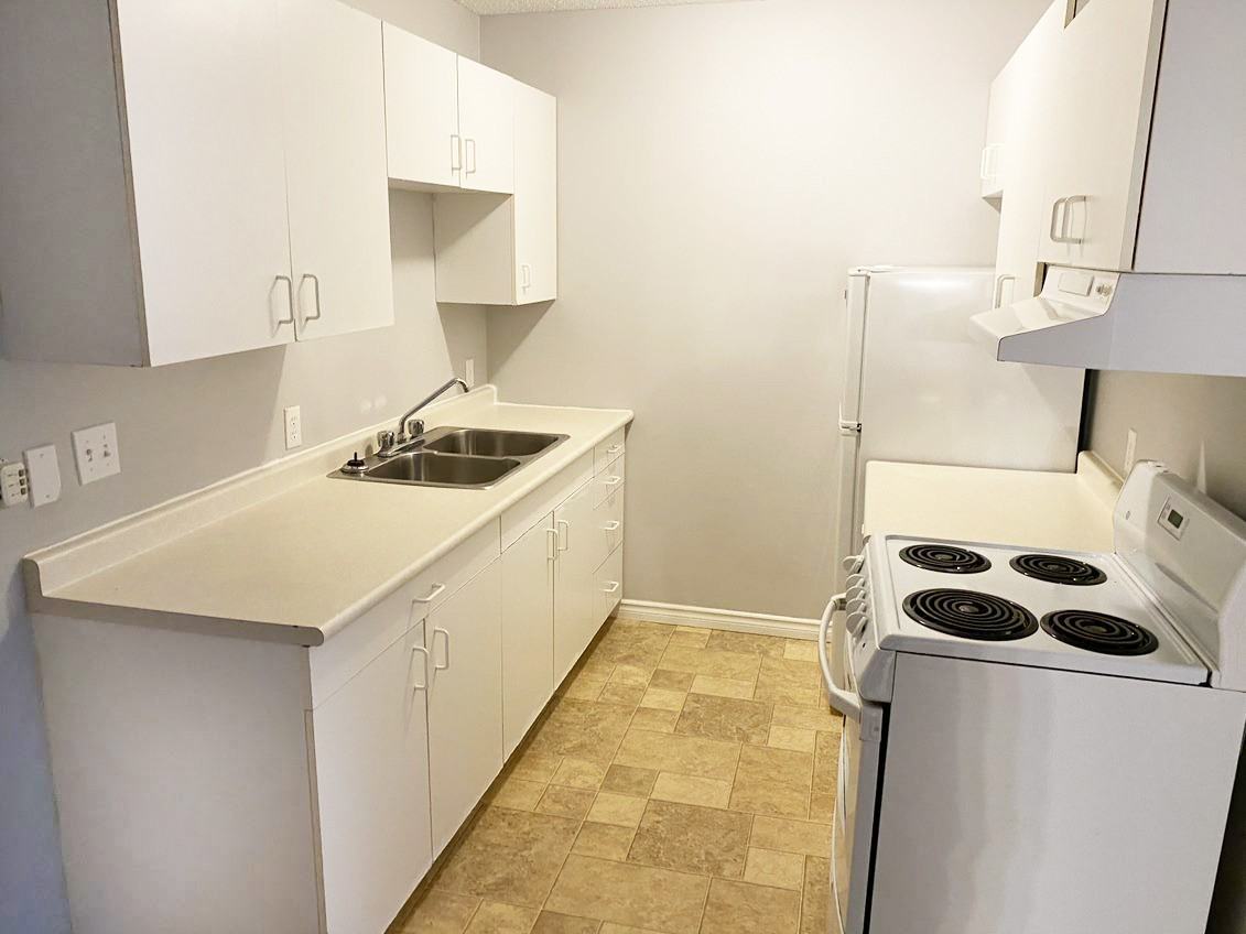 Squires Court - Photo 4 of 9