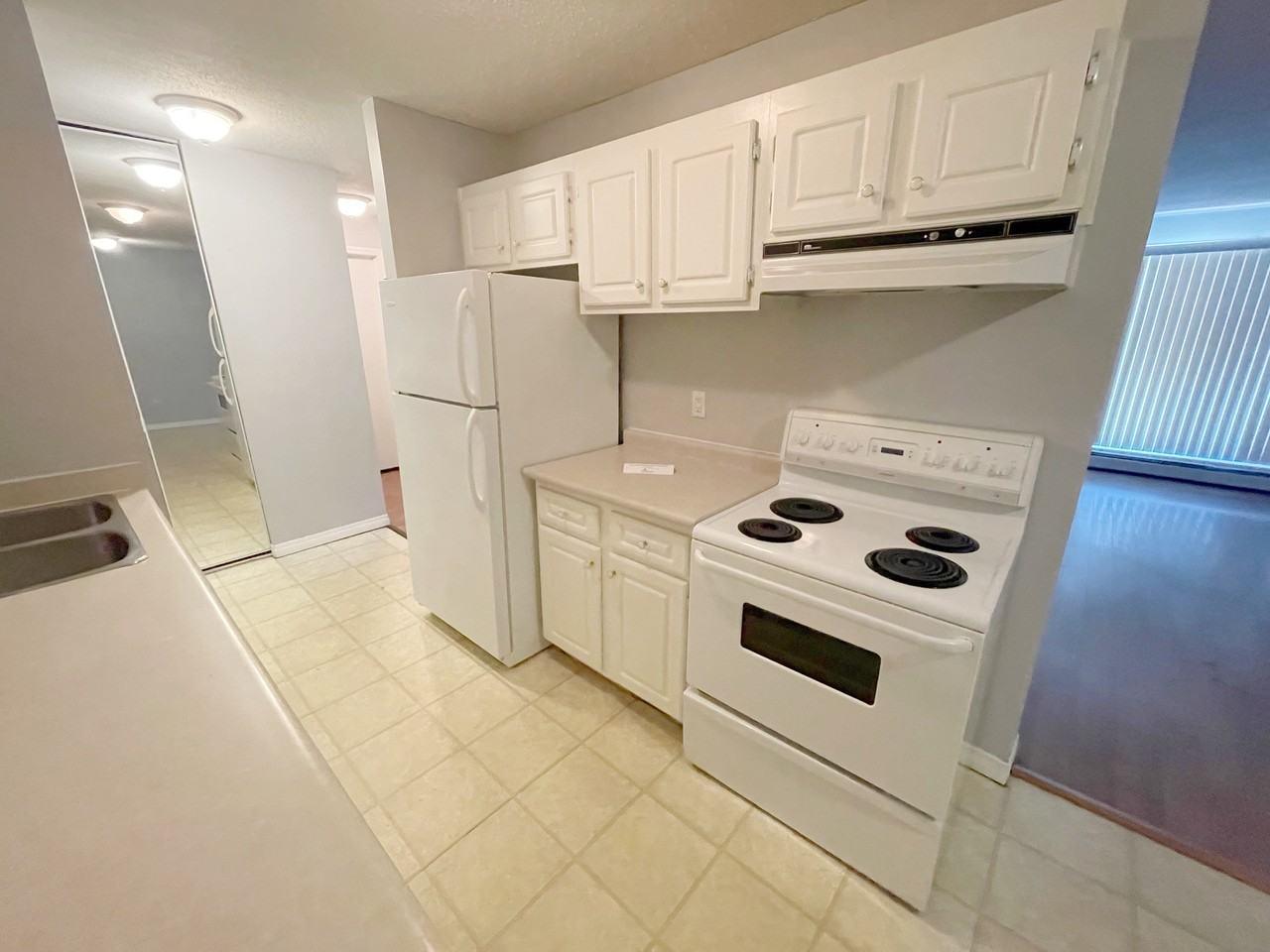 Jonathon Lodge Apartments - Photo 6 of 10