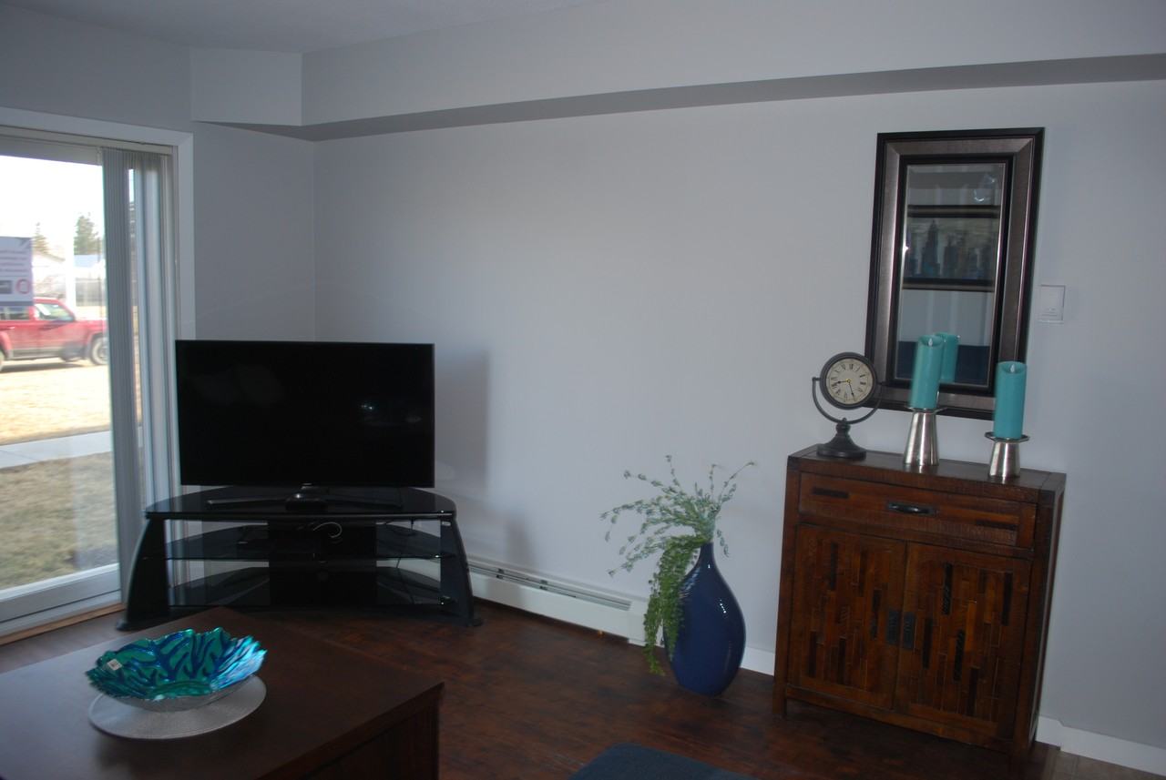 Tuscany Manor - Photo 6 of 16