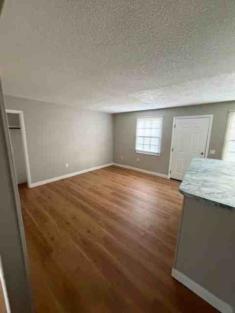 1413 Catherine Street - Photo 3 of 6