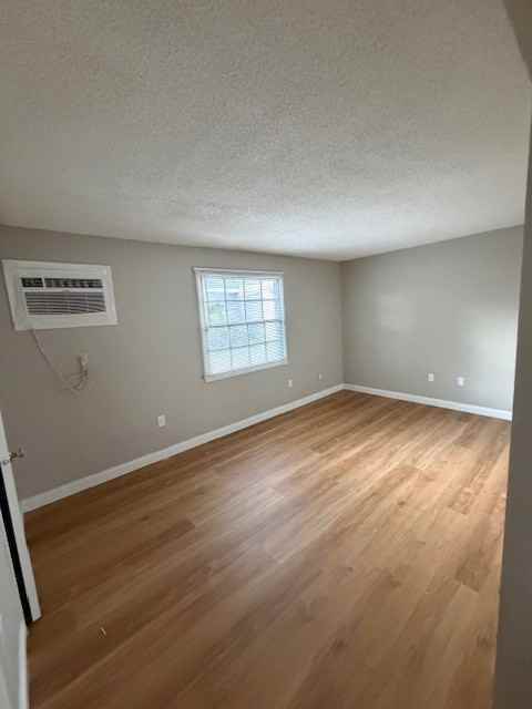 1413 Catherine Street - Photo 4 of 6