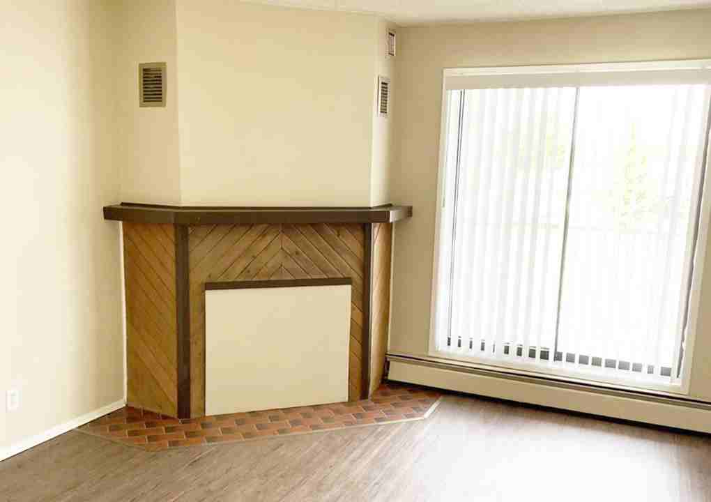 Cedar Manor - Photo 6 of 10