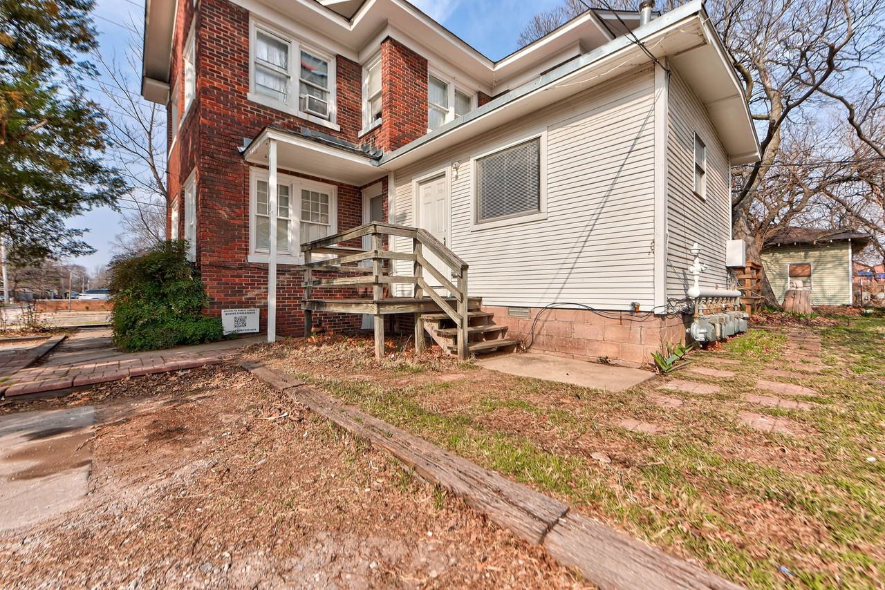 311 South Webster Avenue - Photo 3 of 22