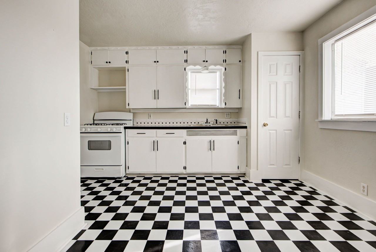 311 South Webster Avenue - Photo 4 of 22