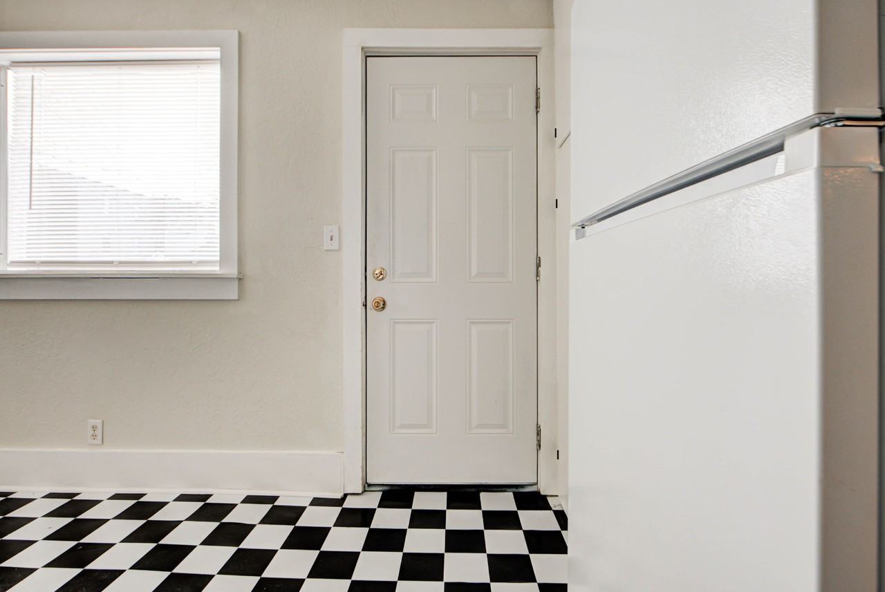 311 South Webster Avenue - Photo 5 of 22