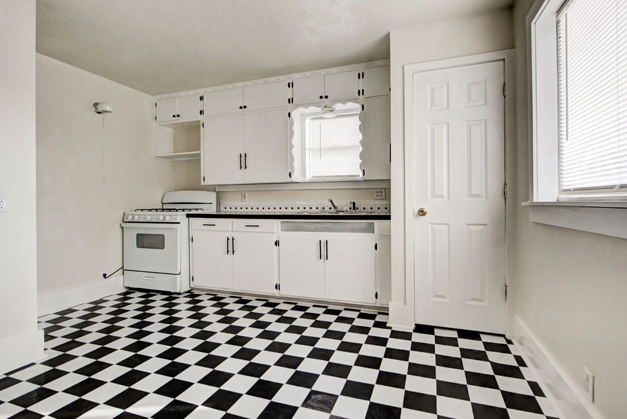 311 South Webster Avenue - Photo 6 of 22