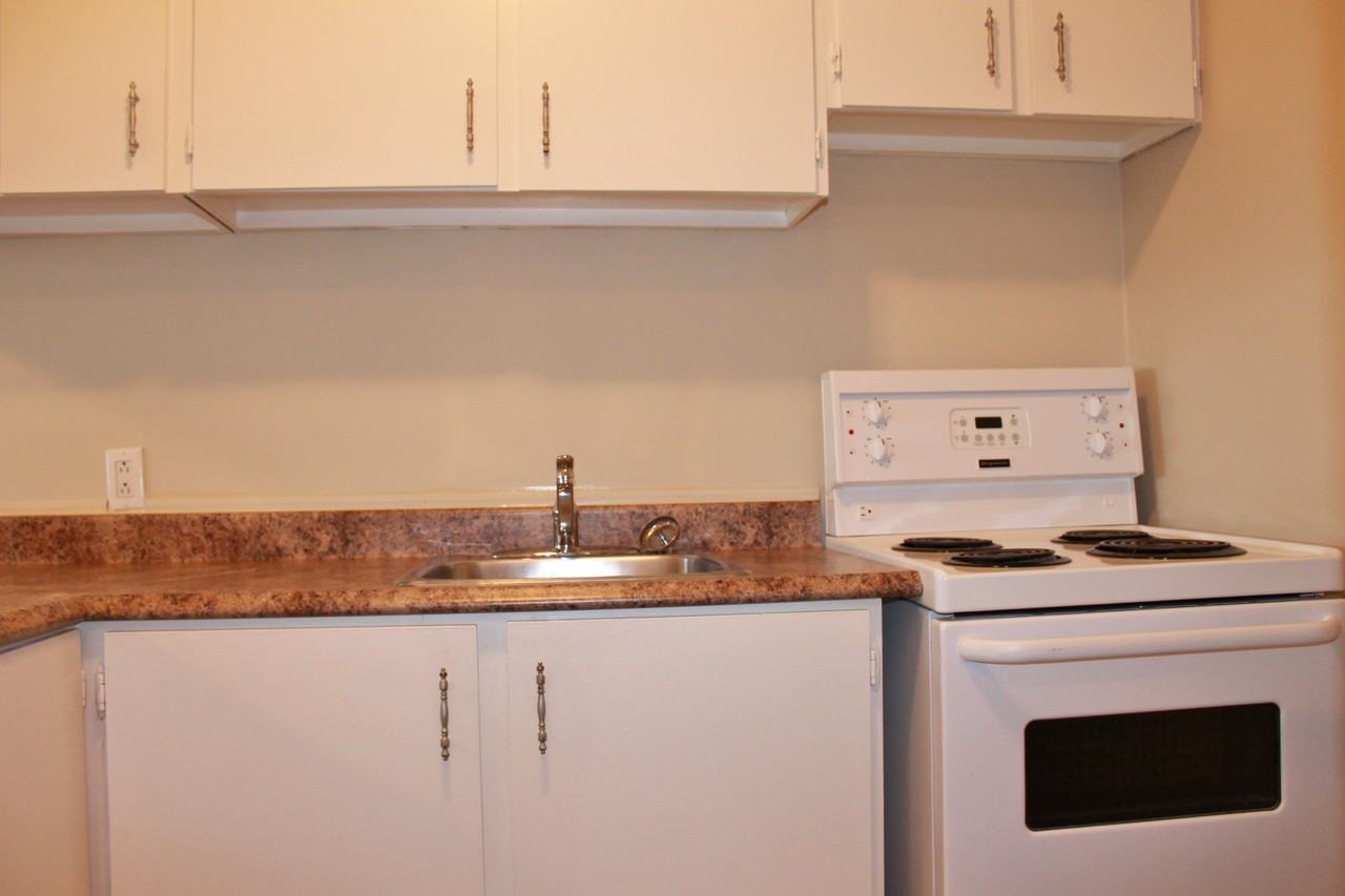 Keane Manor - Photo 6 of 8