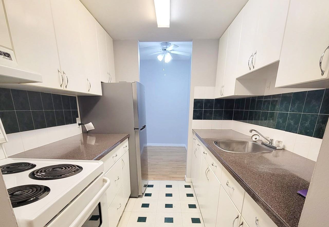 Cedar Tower - Photo 5 of 13