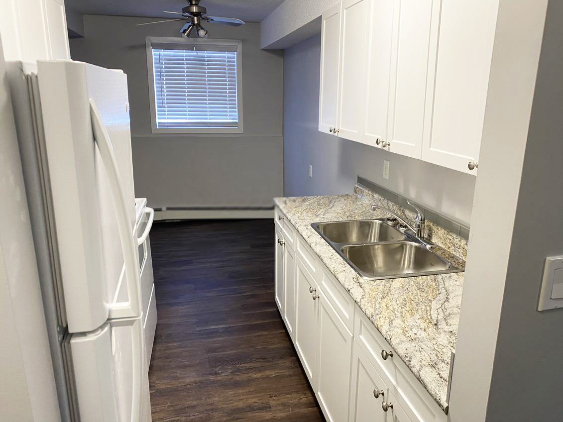 MacKenzie Manor - Photo 4 of 14