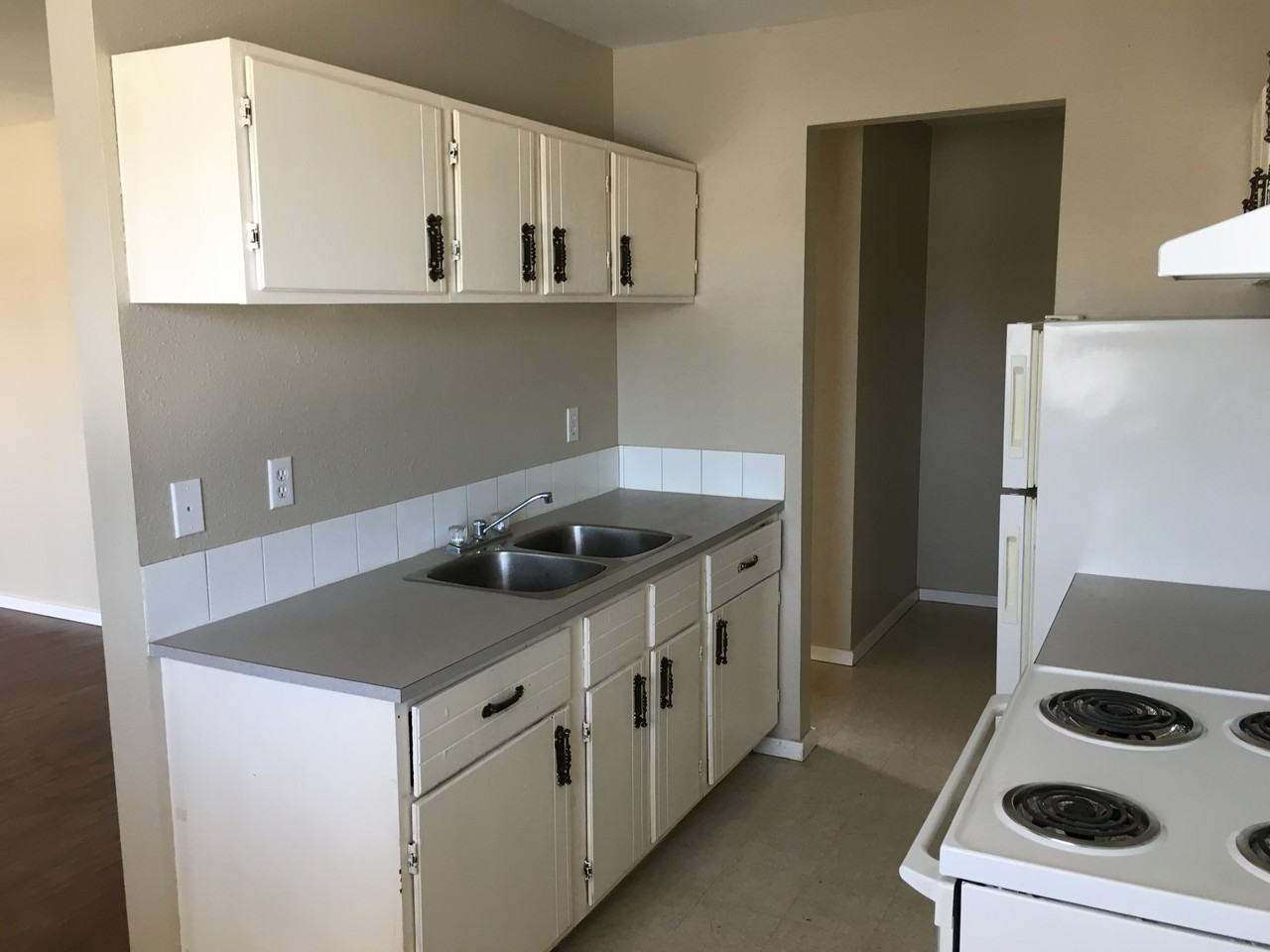 Spruce Manor - Photo 5 of 10