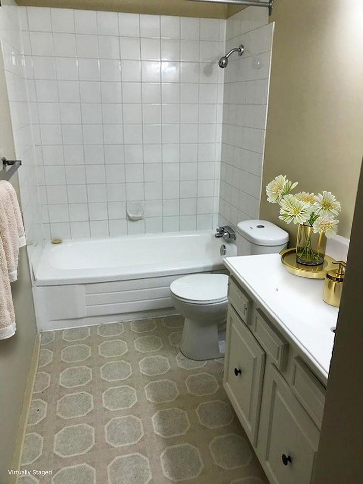 Winston Villa - Photo 4 of 12