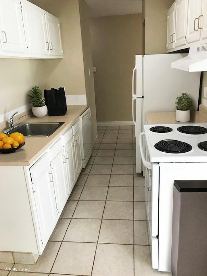 Winston Villa - Photo 6 of 12