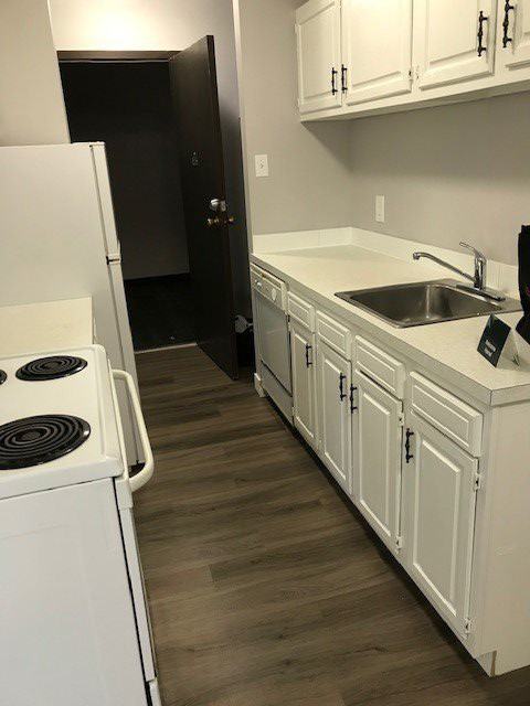 Winston Villa - Photo 7 of 12