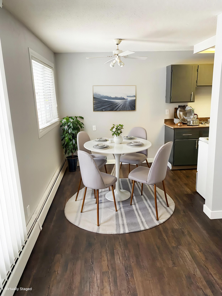 4 Nixon - Photo 5 of 15