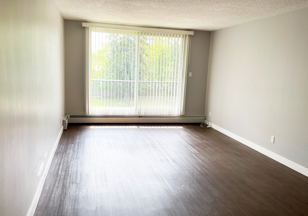 4 Nixon - Photo 7 of 13