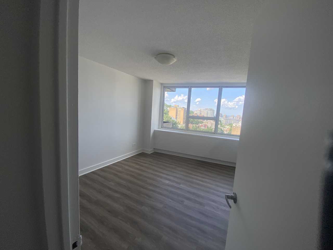 1550 Avenue du Docteur-Penfield - Photo 7 of 38