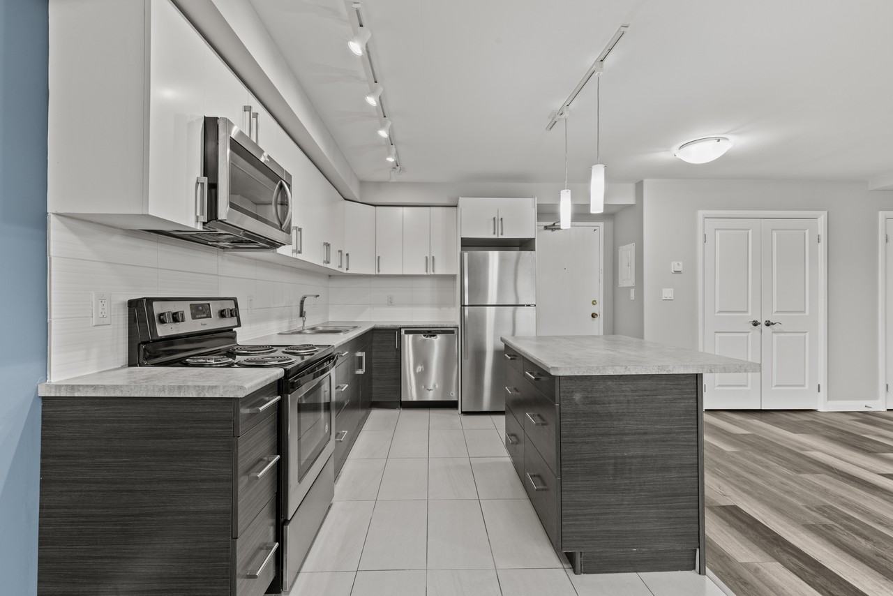 483 Linwell Road - Photo 3 of 32