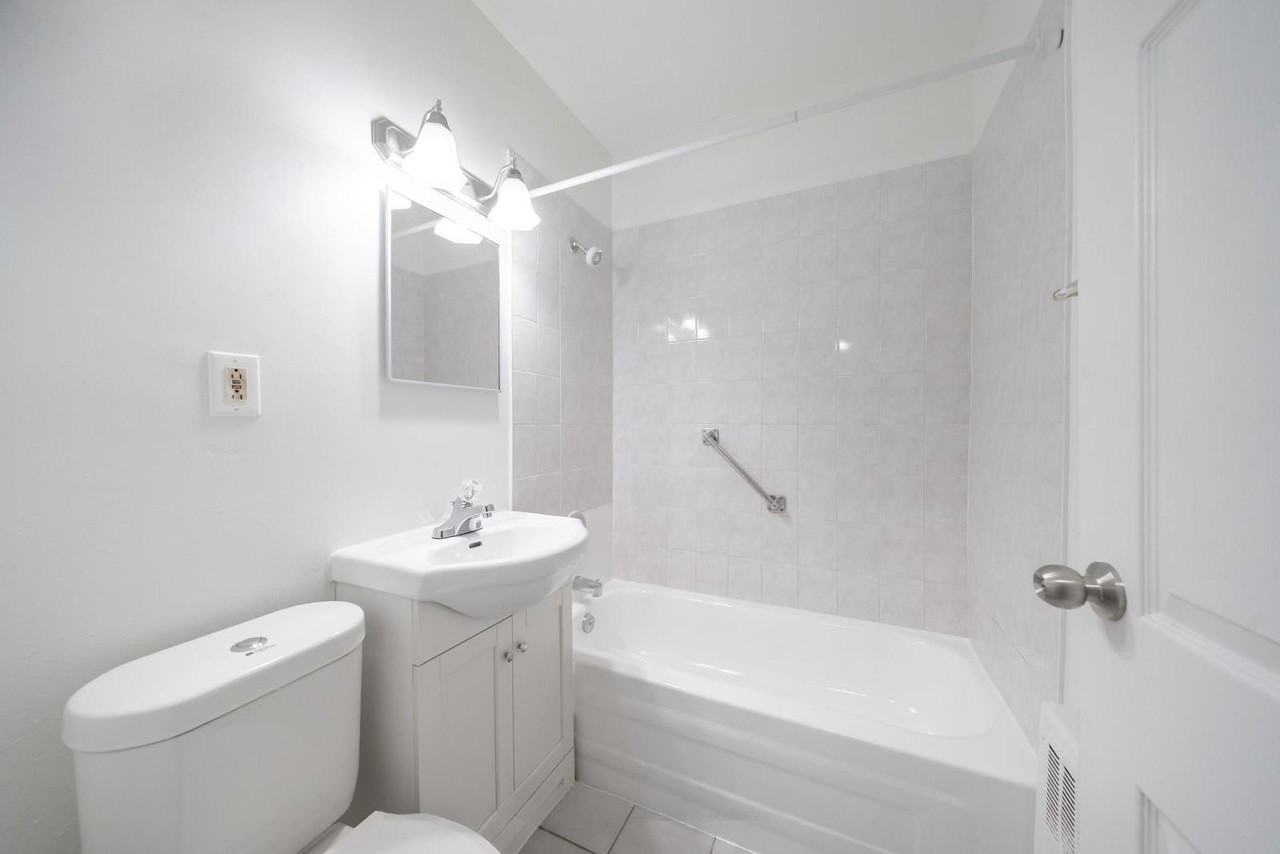 468 Ottawa Street North, Hamilton - Photo 4 of 9