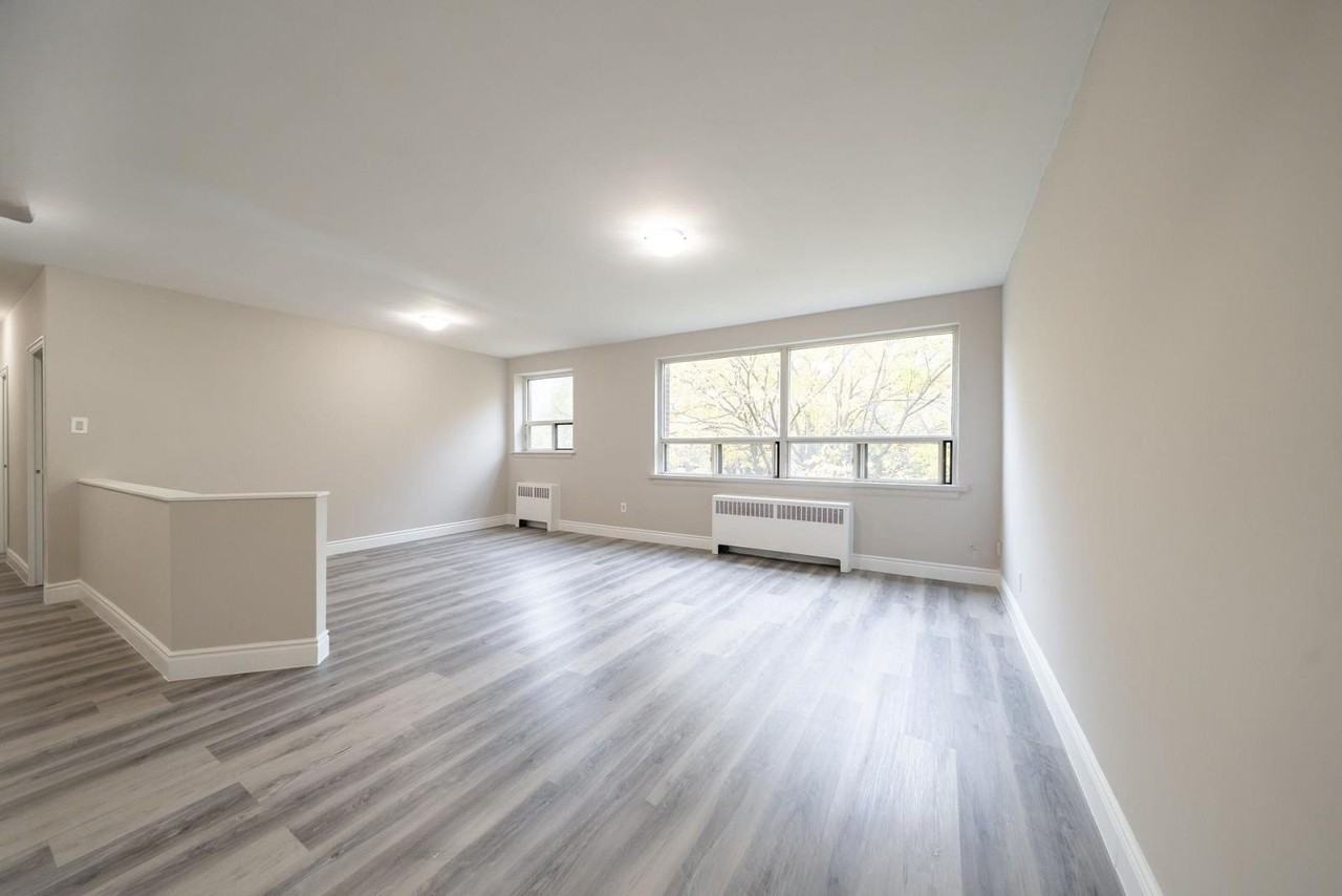 468 Ottawa Street North, Hamilton - Photo 6 of 9