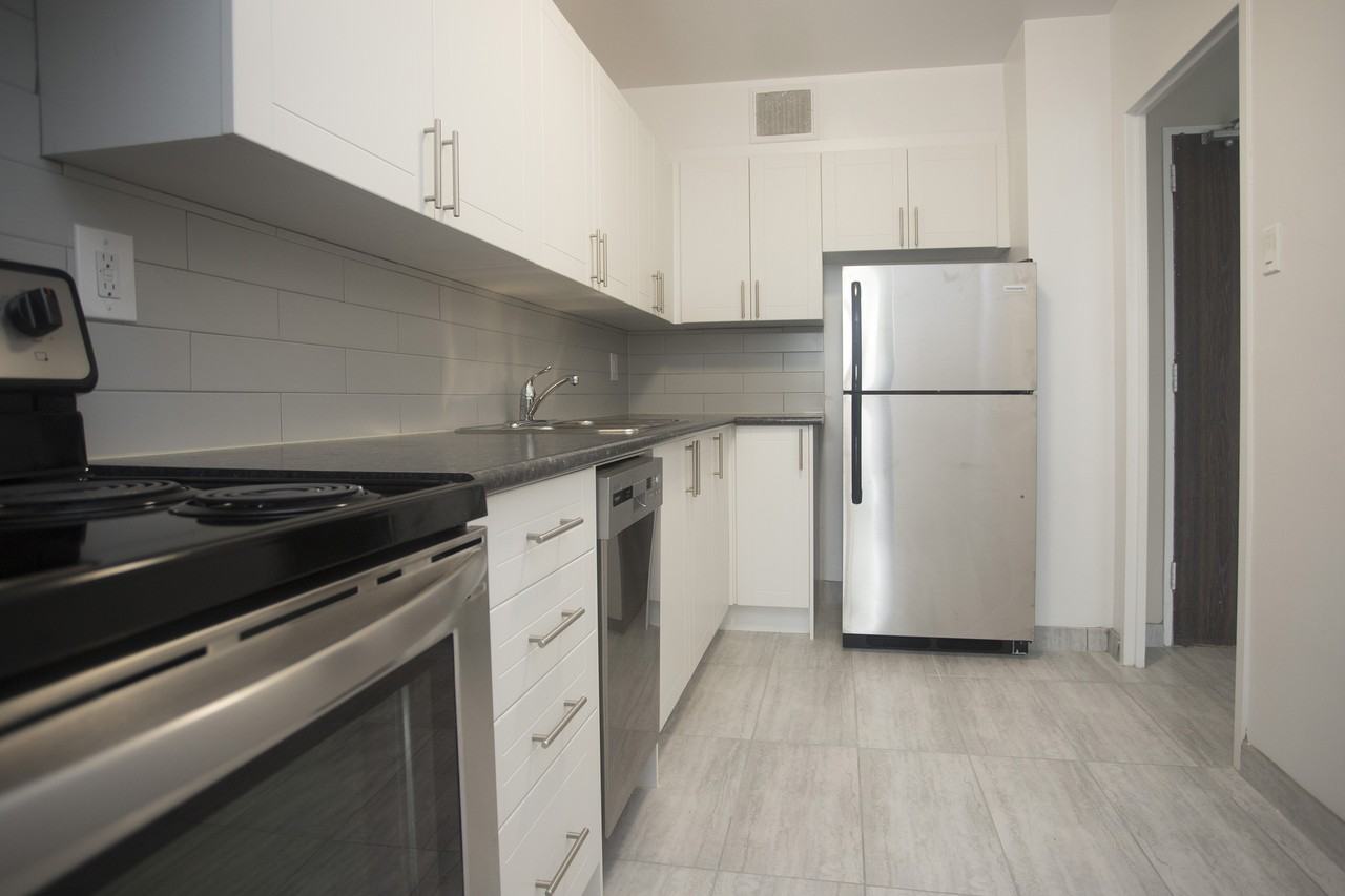 200 Gateway Blvd - Photo 5 of 13