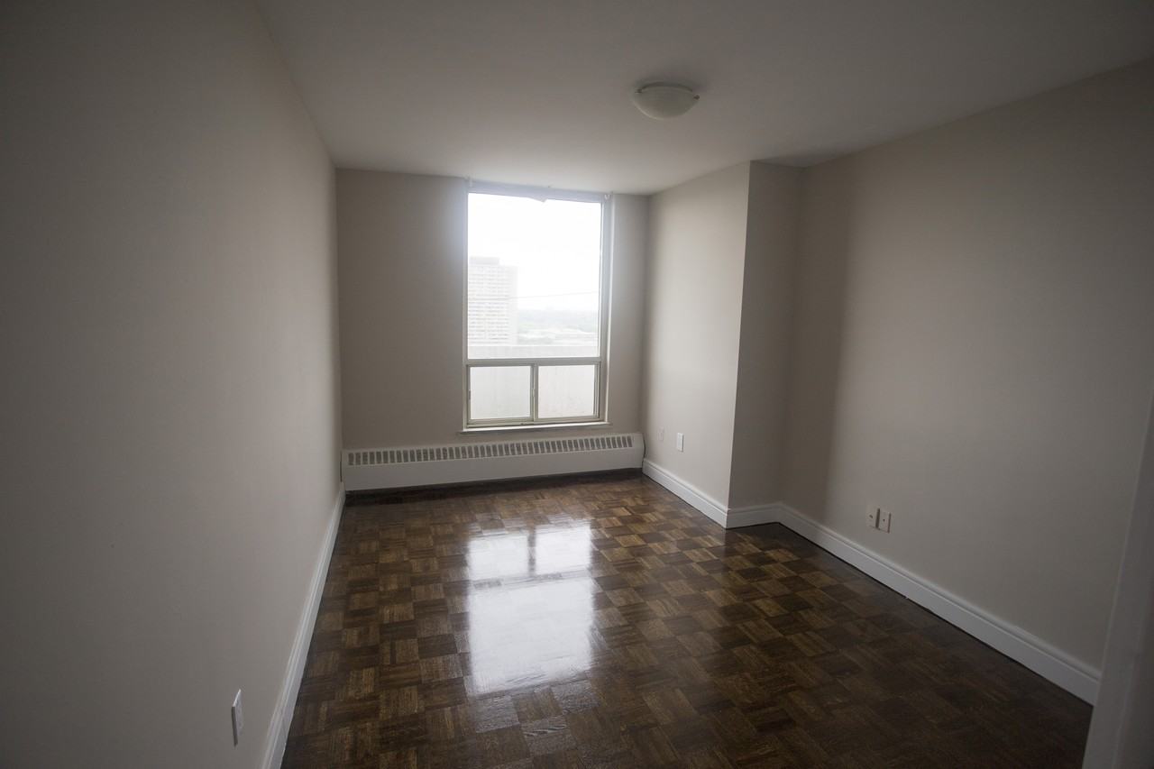 200 Gateway Blvd - Photo 7 of 13