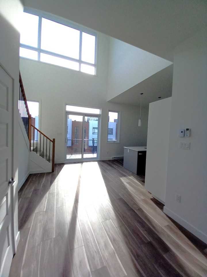 703 Boul Du Plateau — photo 3