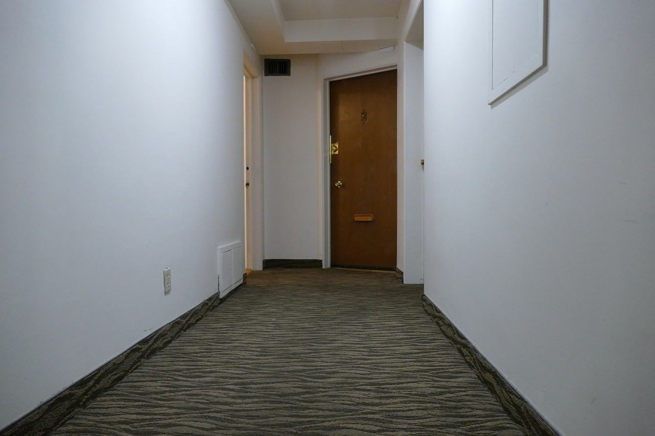 Cameo Manor - Photo 5 of 12