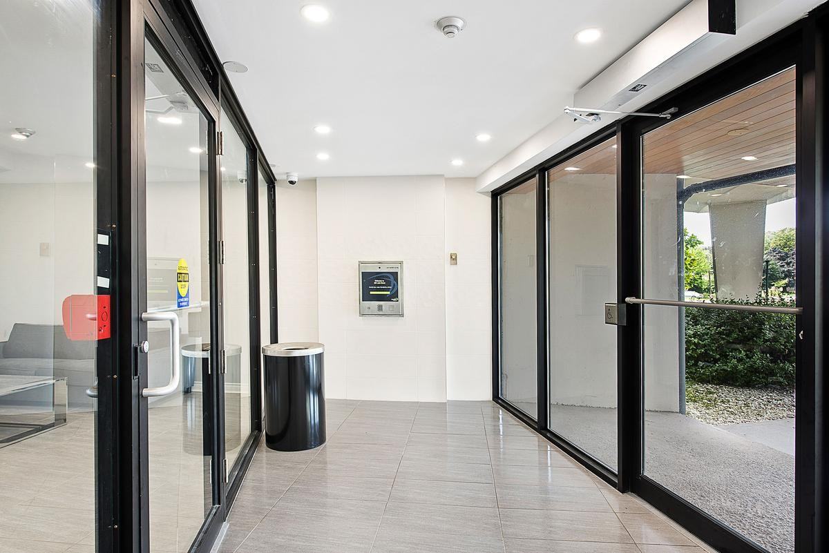 250 Lake Street - Photo 3 of 11