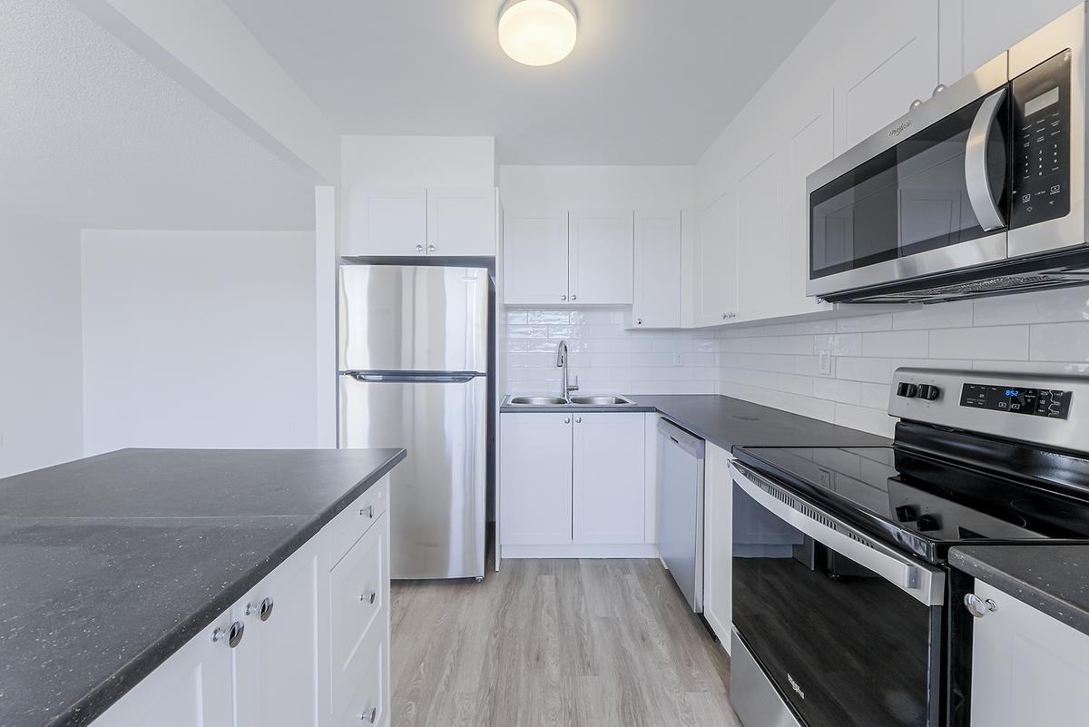 292 Oakdale Avenue - Photo 2 of 24