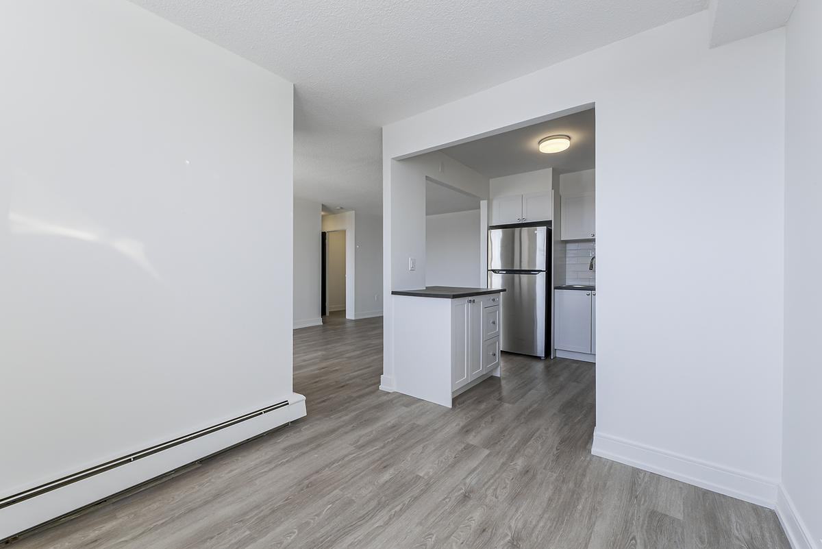 292 Oakdale Avenue - Photo 4 of 24