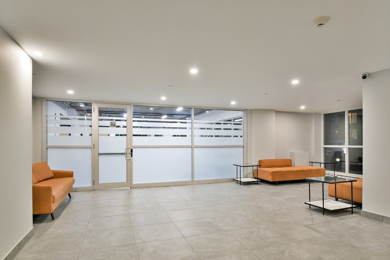 Habitation St-Laurent 2 - Photo 2 of 50