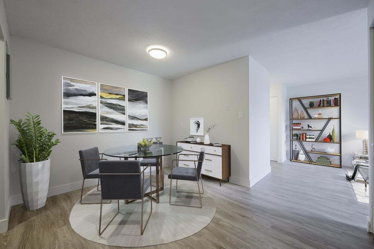 111-187 Brybeck Crescent - Photo 7 of 13