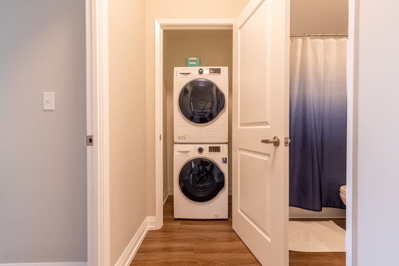 6289 McLeod - Photo 4 of 45