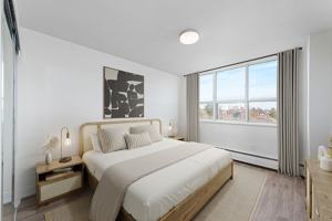 featured image of 100 Dundas St E