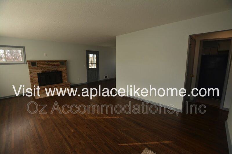 4340 W 51st St - Photo 3 of 29