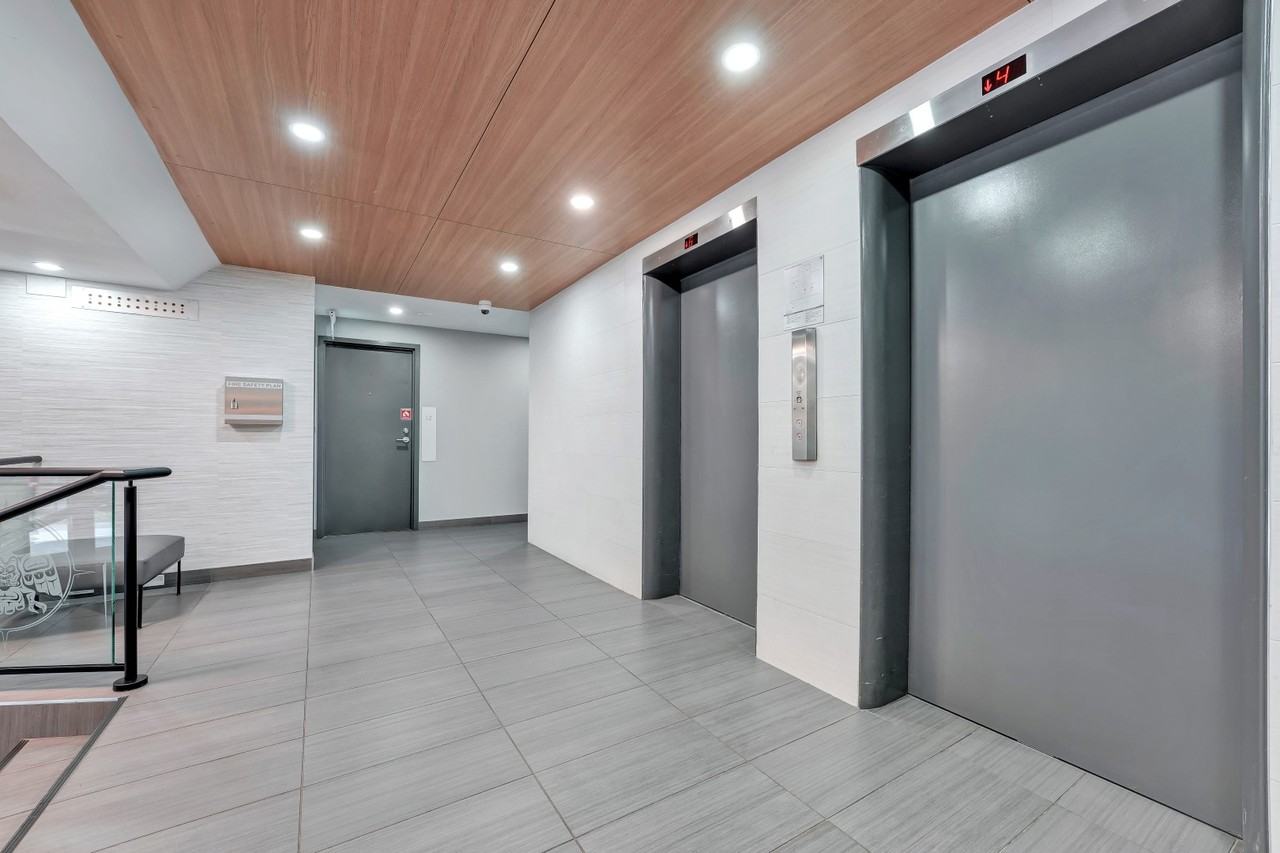 1348 Barclay Street - Photo 4 of 15