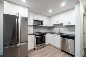 featured image of 1348 Barclay St