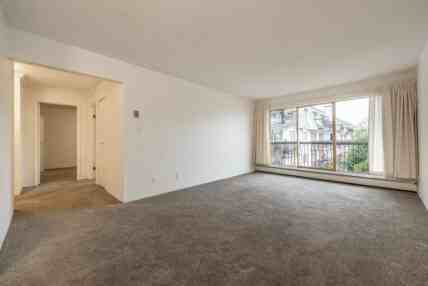 Seaport Apartments - Photo 3 of 13