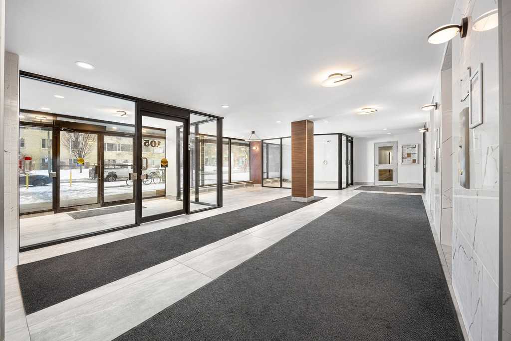 105 Isabella Street - Photo 4 of 13