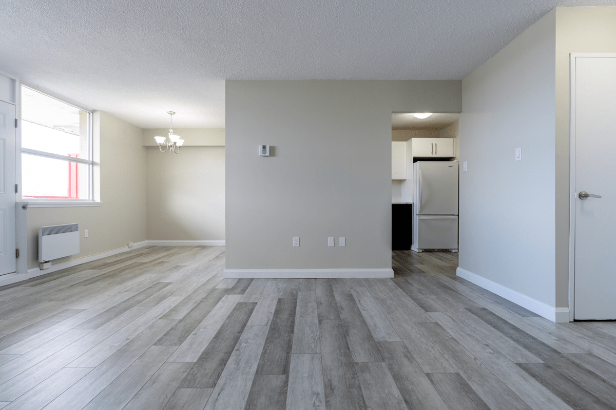 901 Lasalle - Photo 7 of 14