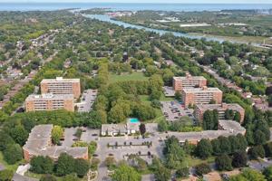 featured image of 3 Leaside Dr