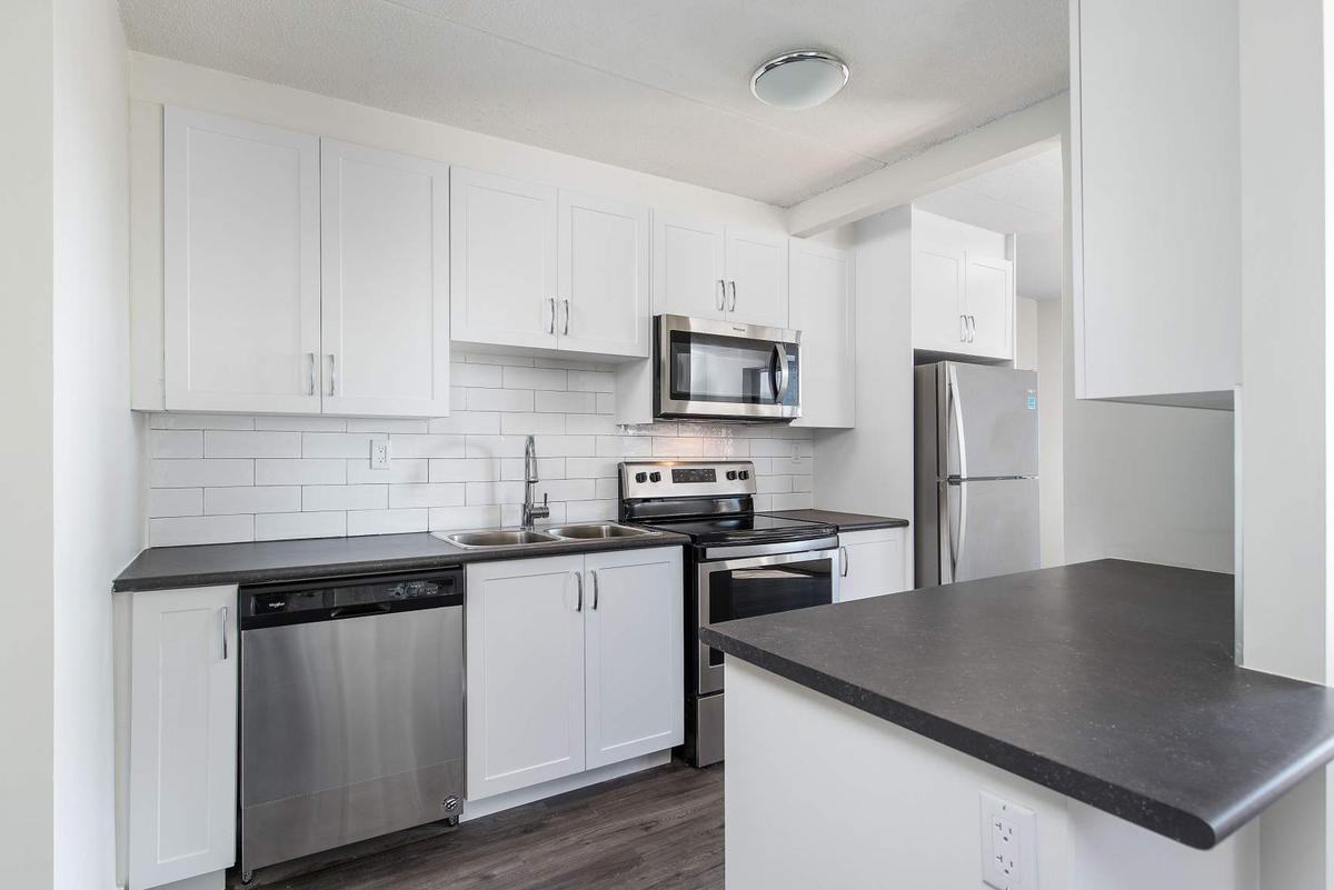 19 & 21 Dalegrove Dr. - Photo 3 of 12