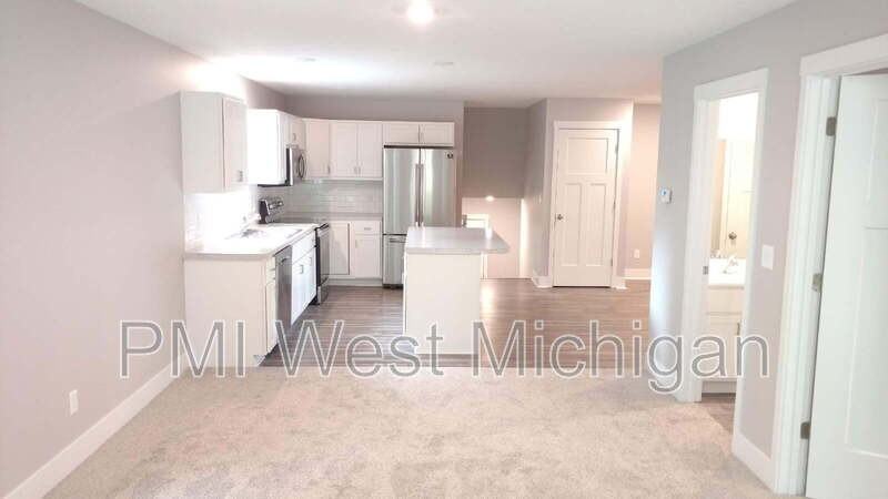 546 W Elm St - Photo 3 of 18