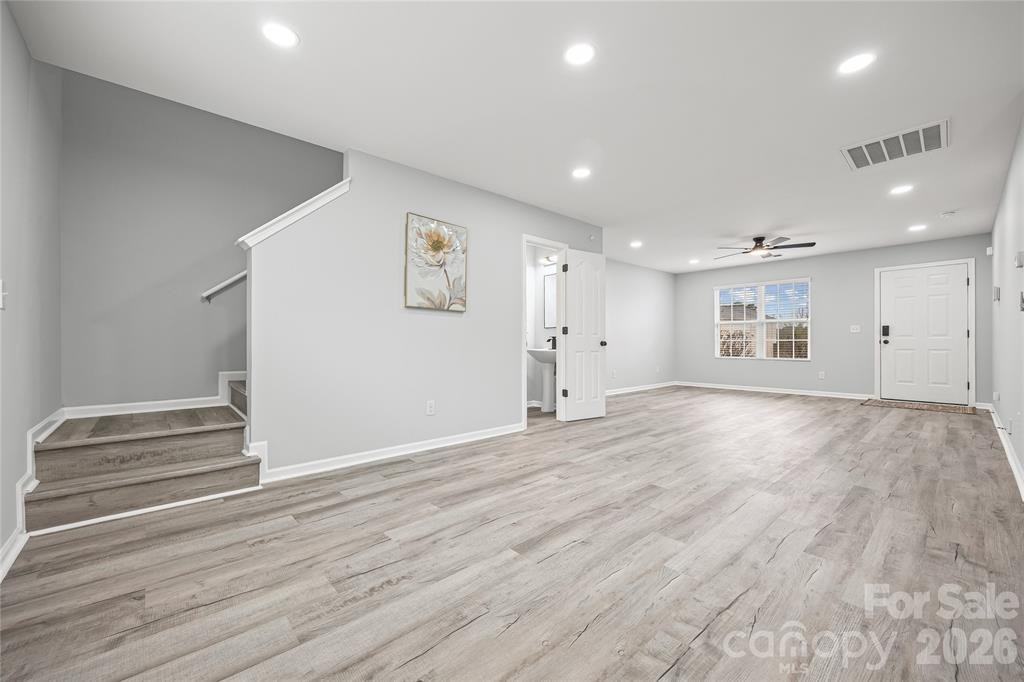 916 Sundance Drive - Photo 3 of 50