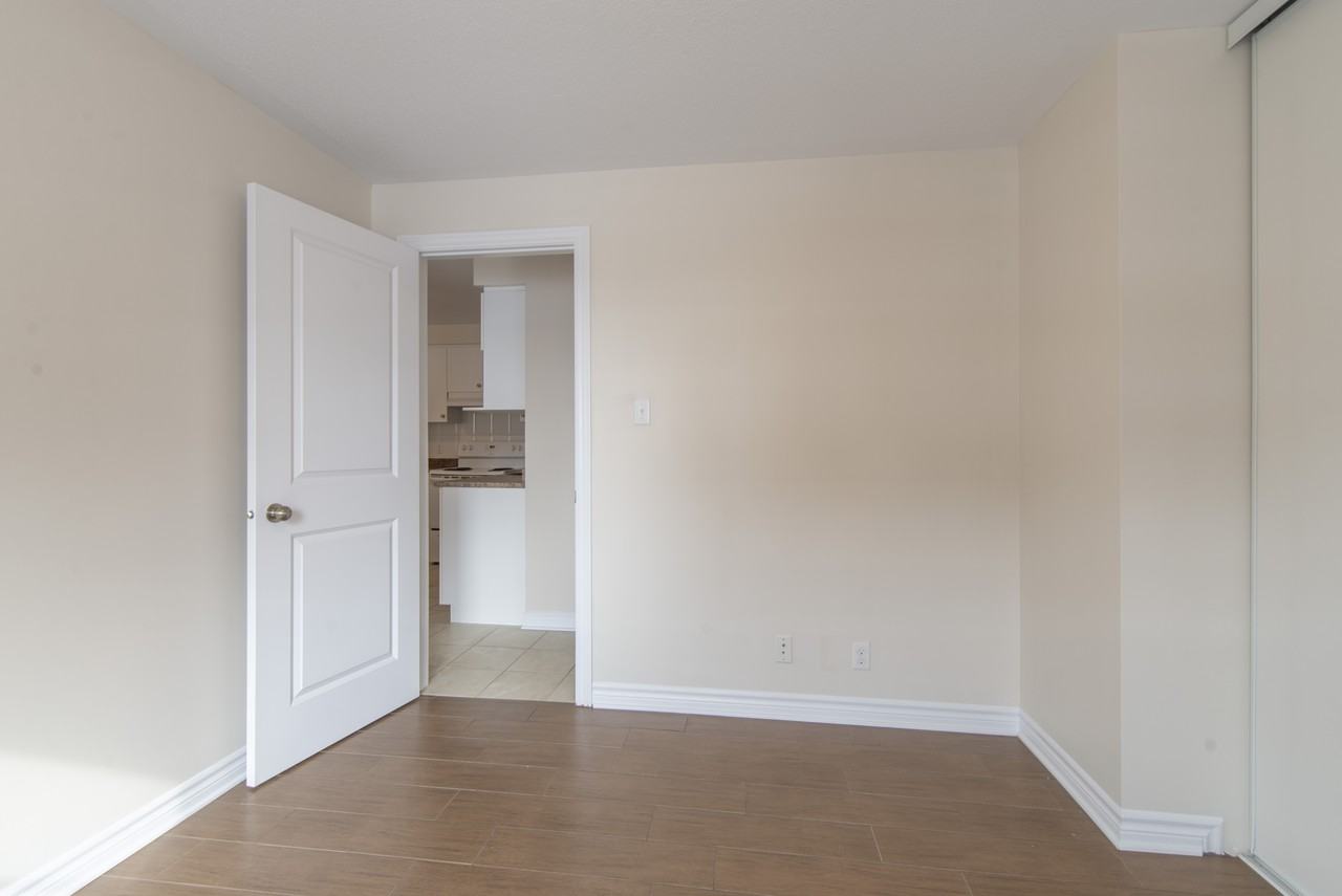 307 Lebreton St South - Photo 4 of 42