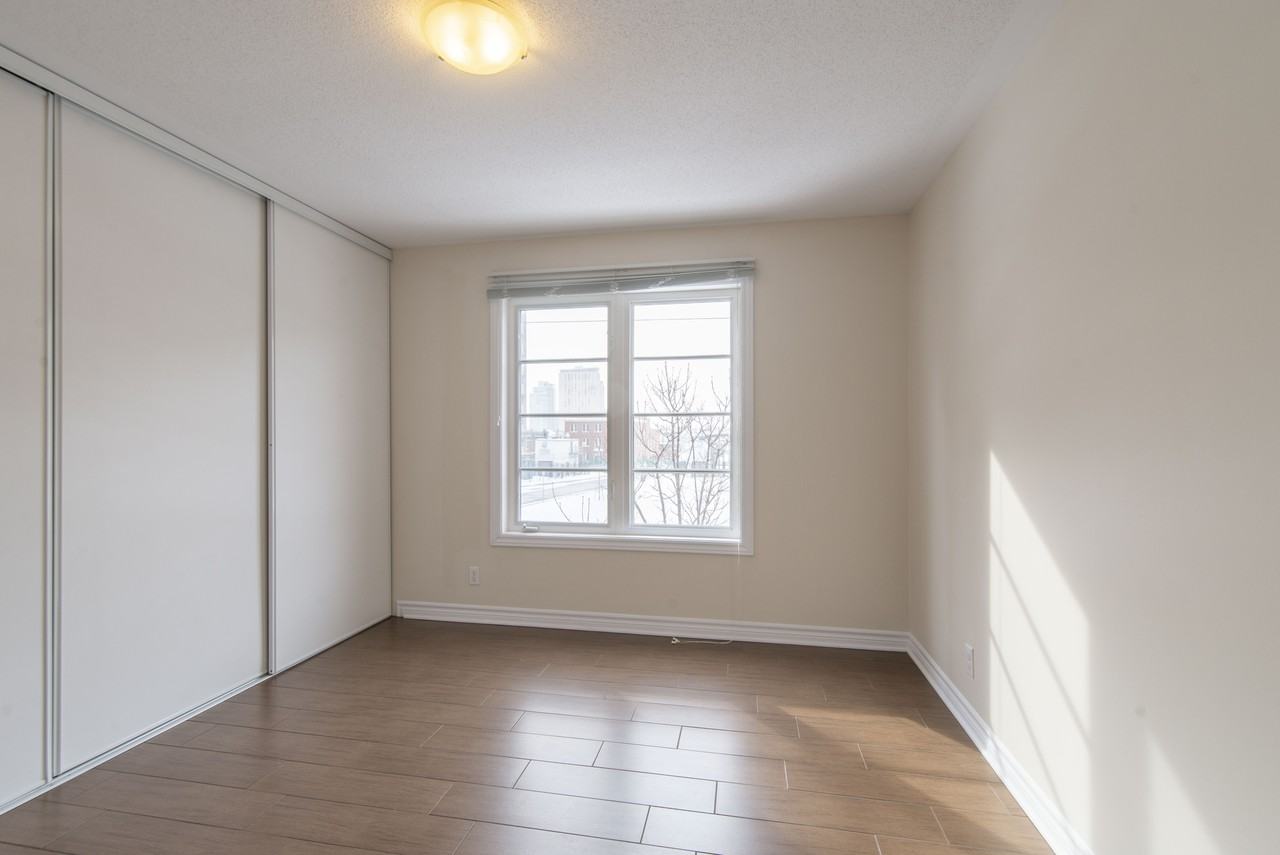 307 Lebreton St South - Photo 5 of 42