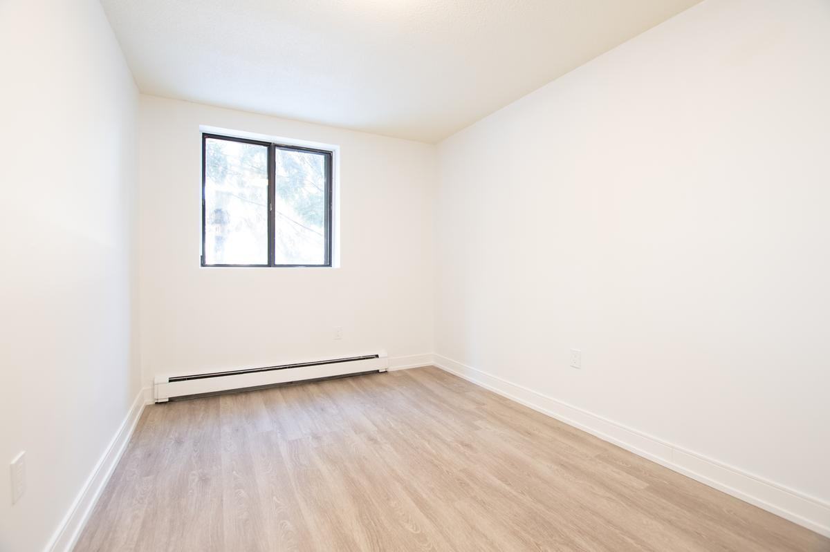 1550 - 1566 Trossacks Avenue - Photo 7 of 19