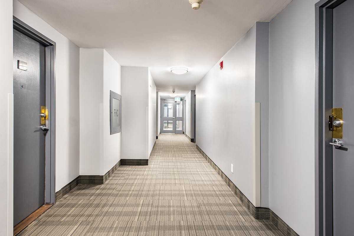 75 Silver Springs Boulevard - Photo 4 of 23