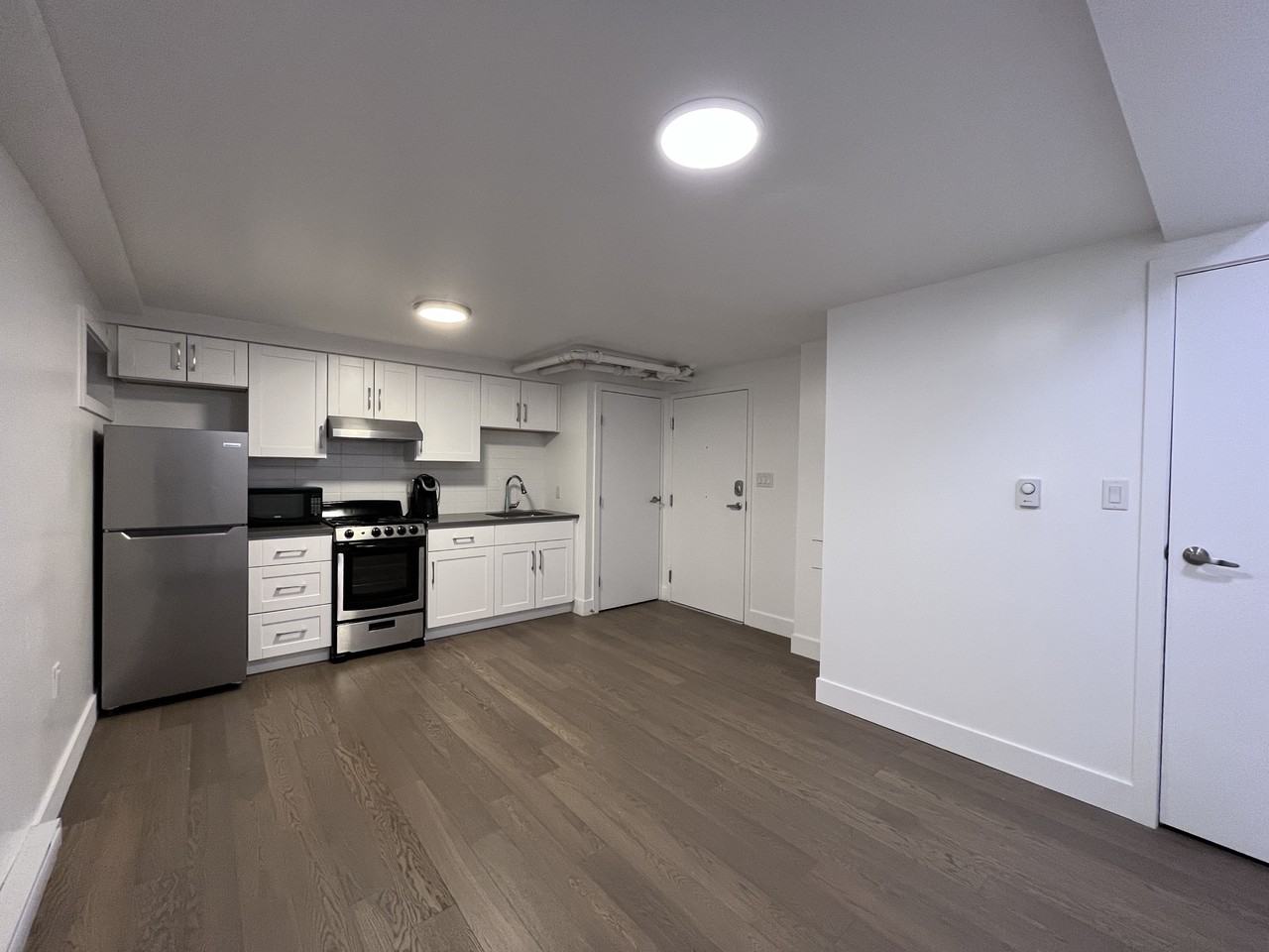 New York Apartments - Photo 6 of 47